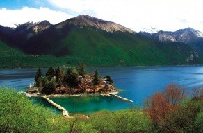 林芝-巴松措-大峡谷4日游