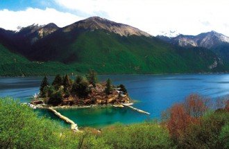 林芝-巴松措-大峡谷4日游