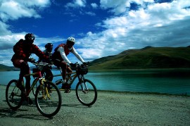 拉萨—贡嘎县— 吉德秀   — 朗杰学—羊湖—岗巴拉山—拉萨 5日游